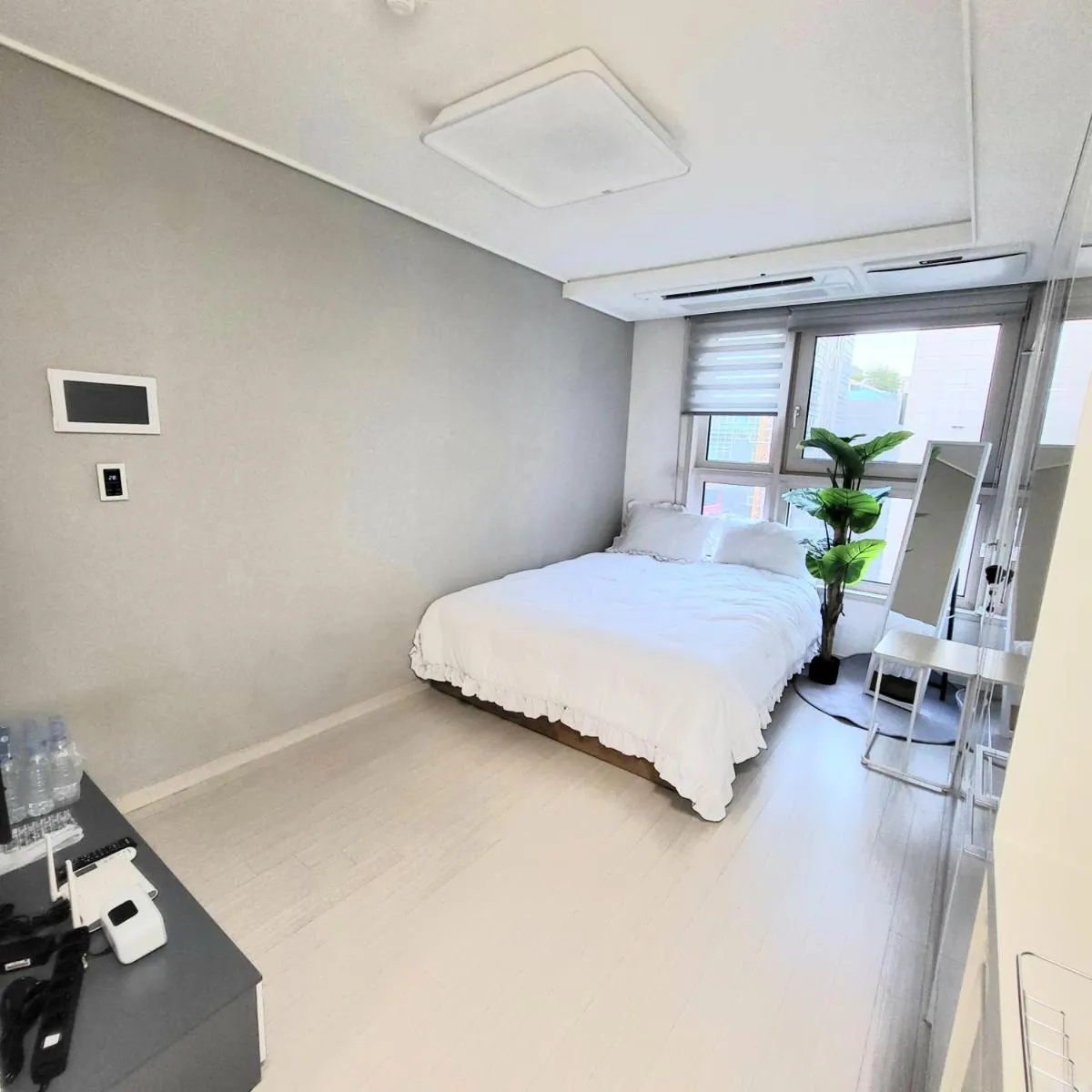 Image 3 of 1 min to Sinnonhyeon Cute and Cozy House# Netflix