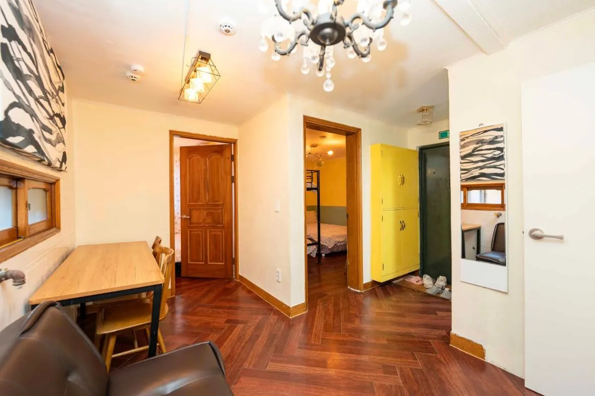 Image 5 of 2 – Gu&Anne House Seoul Hongdae Stn 5rooms,4bathroom