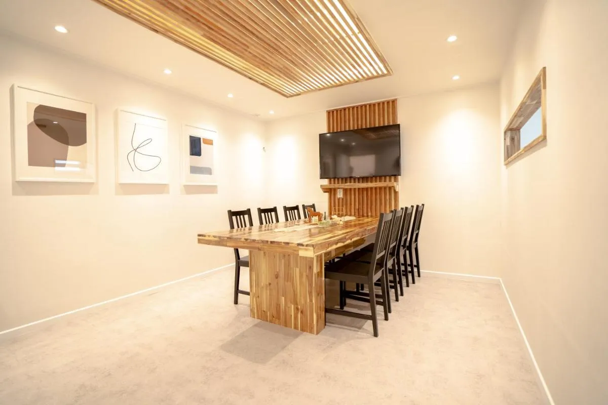 Image 3 of 6 Hongdae 5BR & 4Bath, elevator, Free wifi
