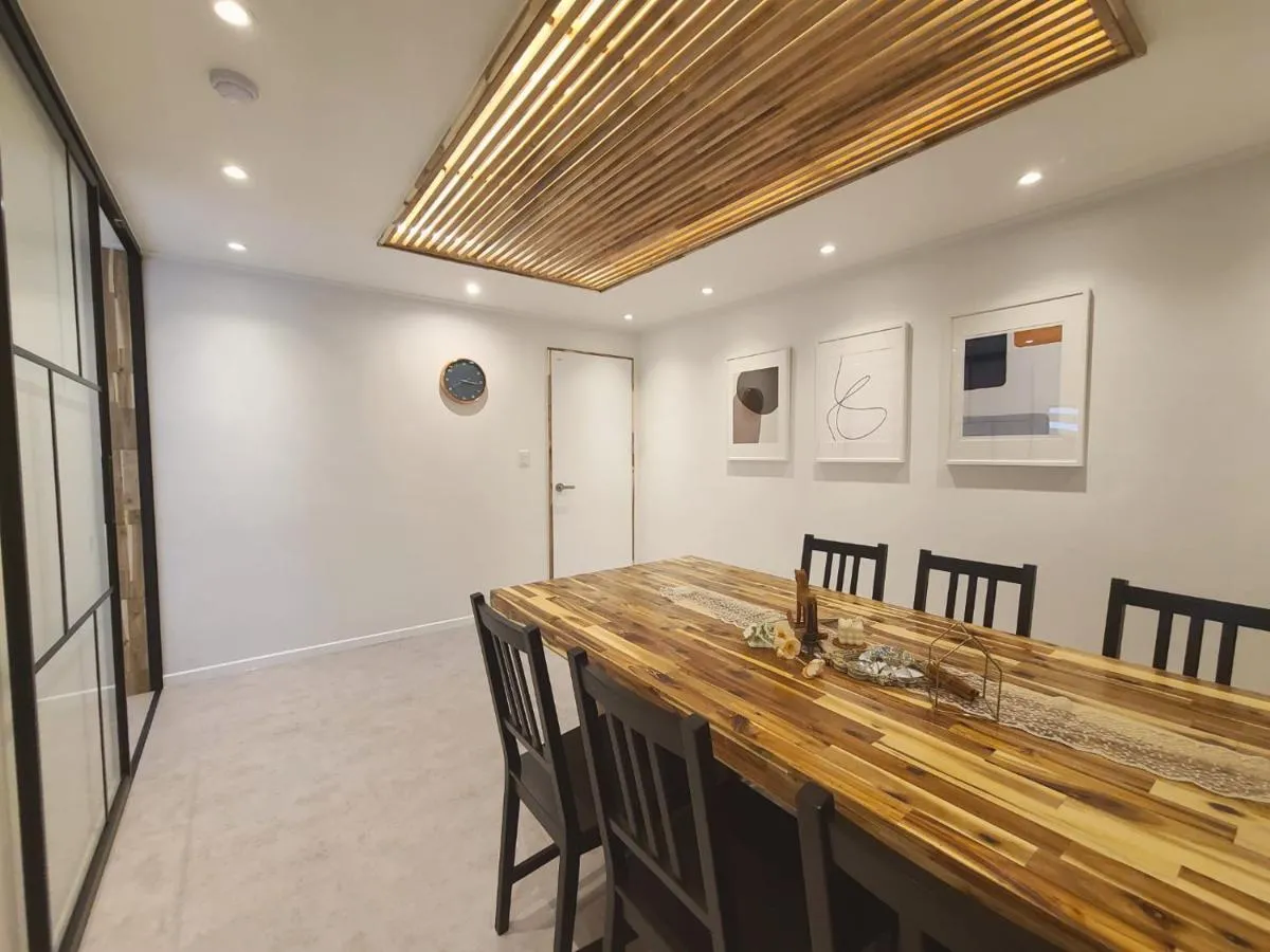 Image 6 of 6 Hongdae 5BR & 4Bath, elevator, Free wifi