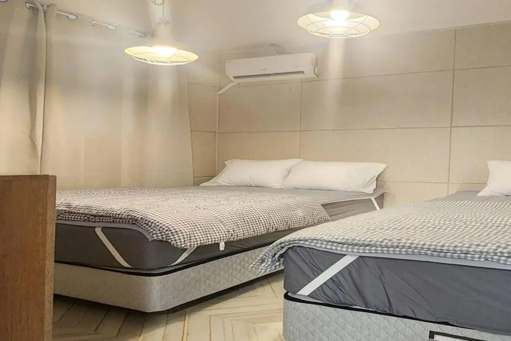 Image 3 of B-10 White Linen House