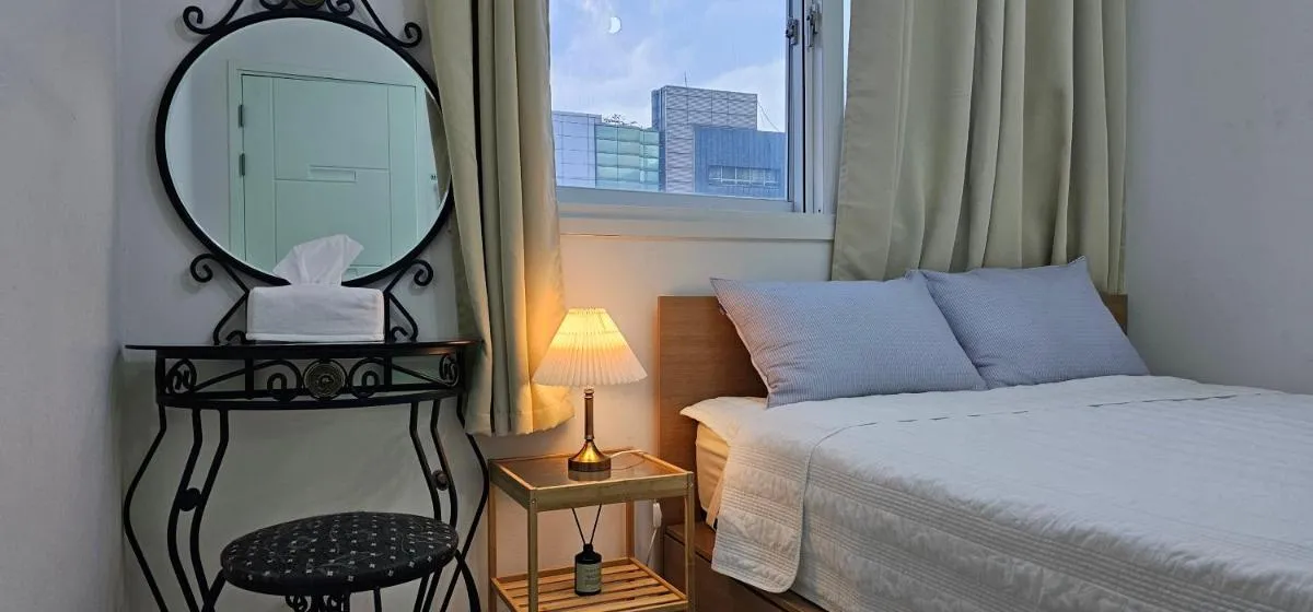 Image 1 of Blue home