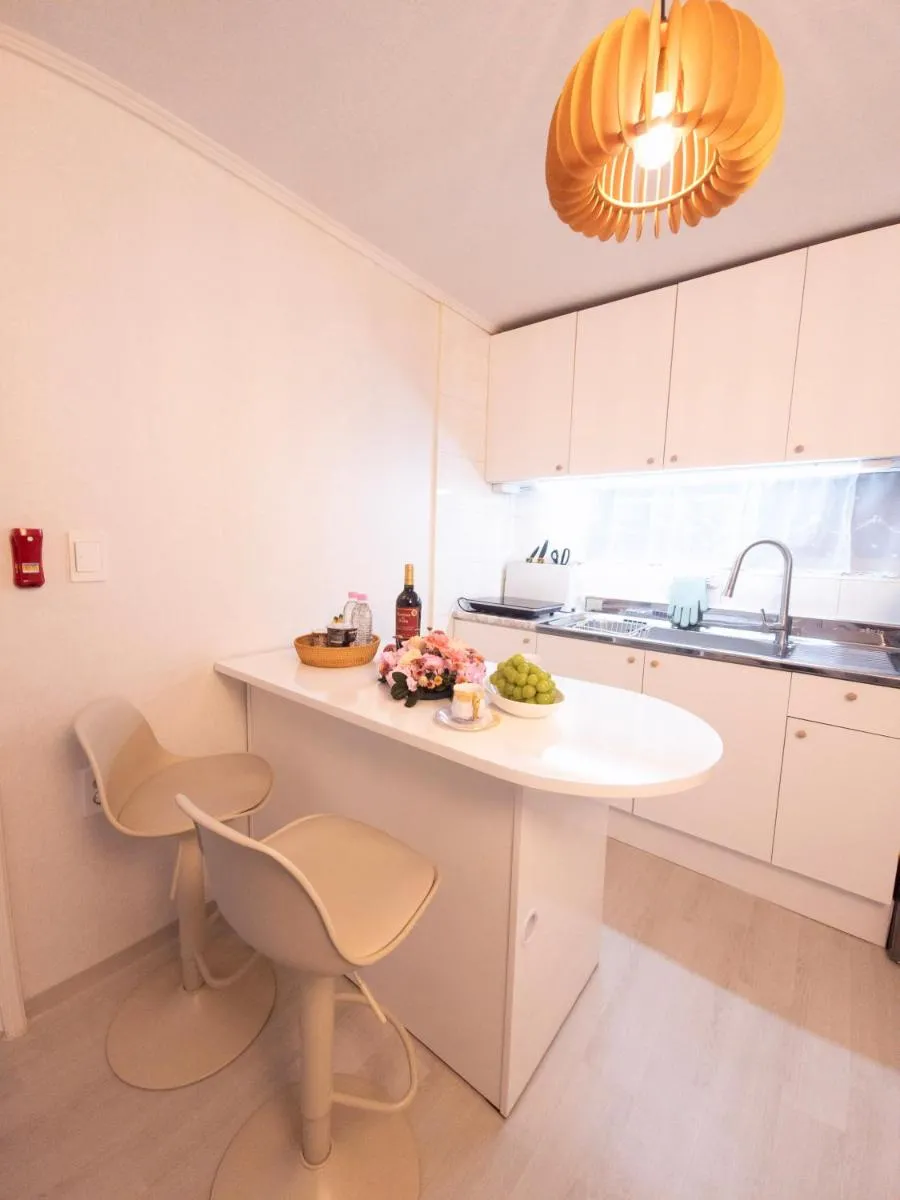 Image 3 of Breakfast included, cozy 2-room accommodation, 6 minutes walk from Hwagok Station, close to Gimpo Airport, Hongdae, and KBS Arena