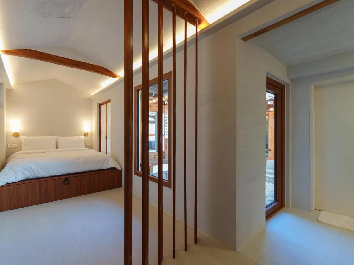 Image 4 of Bukchon Hanok – ‘Yul Jae’ The access code is sent by message