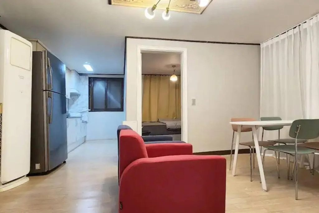Image 5 of C-3 White Linen House