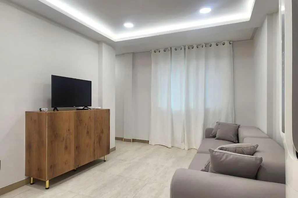 Image of C-5 White Linen House