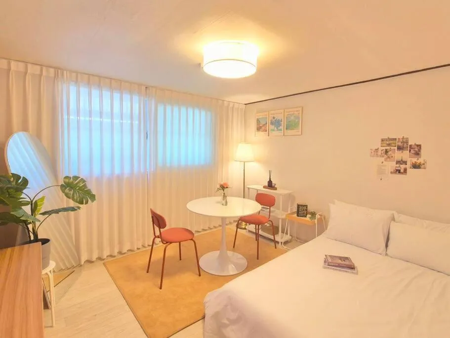 Image 4 of Center of Seoul, Seoul National Univ, Boramae hospital two room