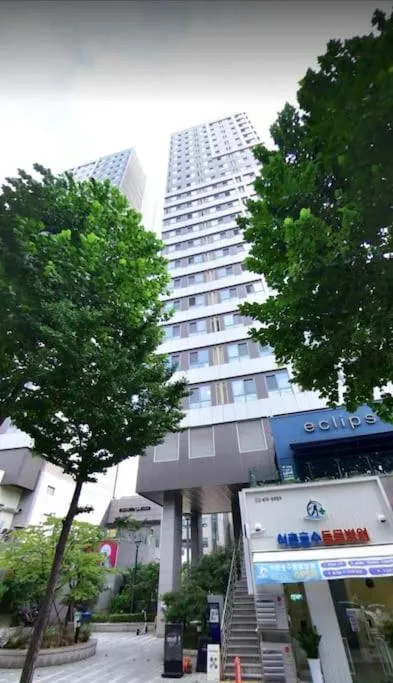 Image 5 of Comfortable Duplex House with City Lake View #SeokchonLakeView #LotteWorld
