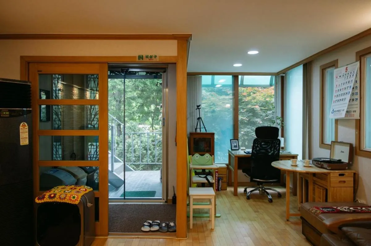 Image 6 of Comfortable home 10 min from Hongik University, 5min from Gajwa station with baby products