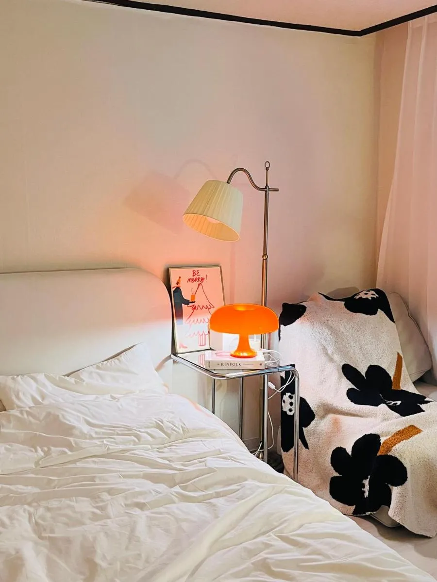 Image 6 of Cozy guesthouse, 10 minutes from SNU Entrance Station, accommodation in Sharosu-gil, OTT, Nespresso machine, within 25 minutes by subway to Hongdae, Gangnam, Seongsu, Gwanaksan, up to 5 people