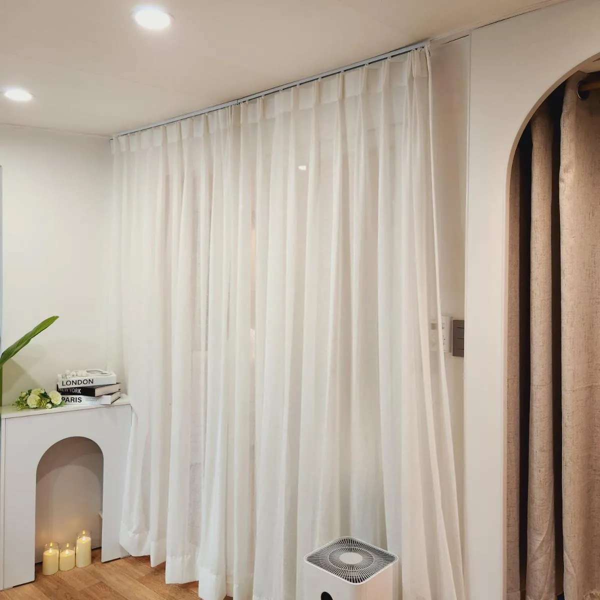 Image 4 of Foreign Only – Dado Haus