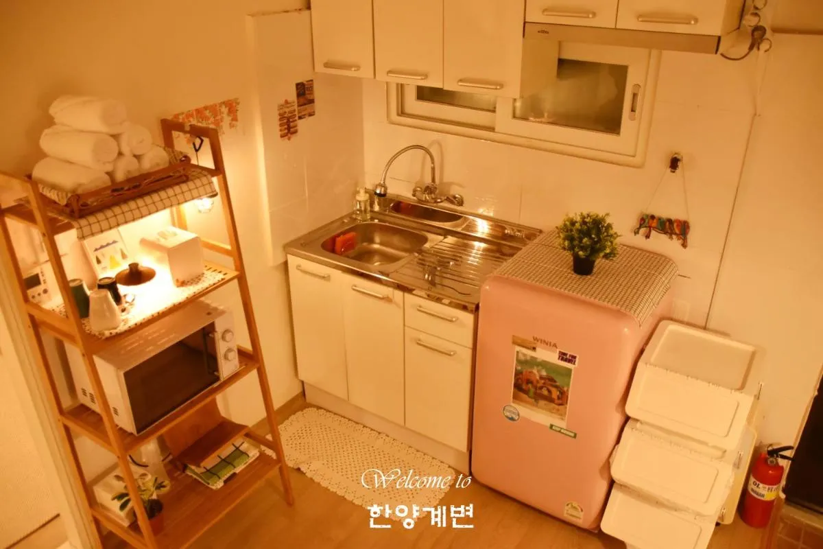 Image 2 of Gimpo Airport Mokdong Station Nambu Market 65-inch Netfl free Gocheok Sky Dome Sangam Stadium Two Room