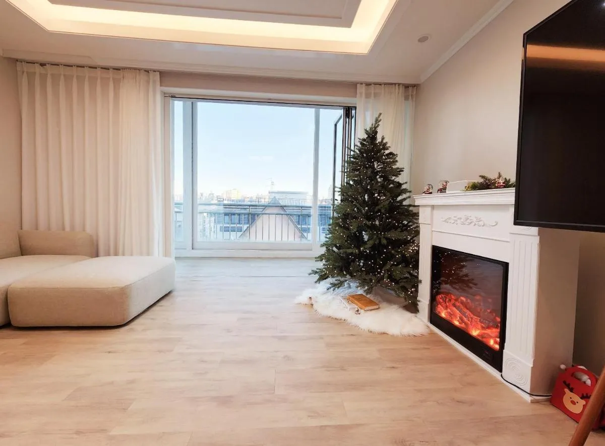 Image 2 of Grand open Hongdae houes 4bdr 2bth
