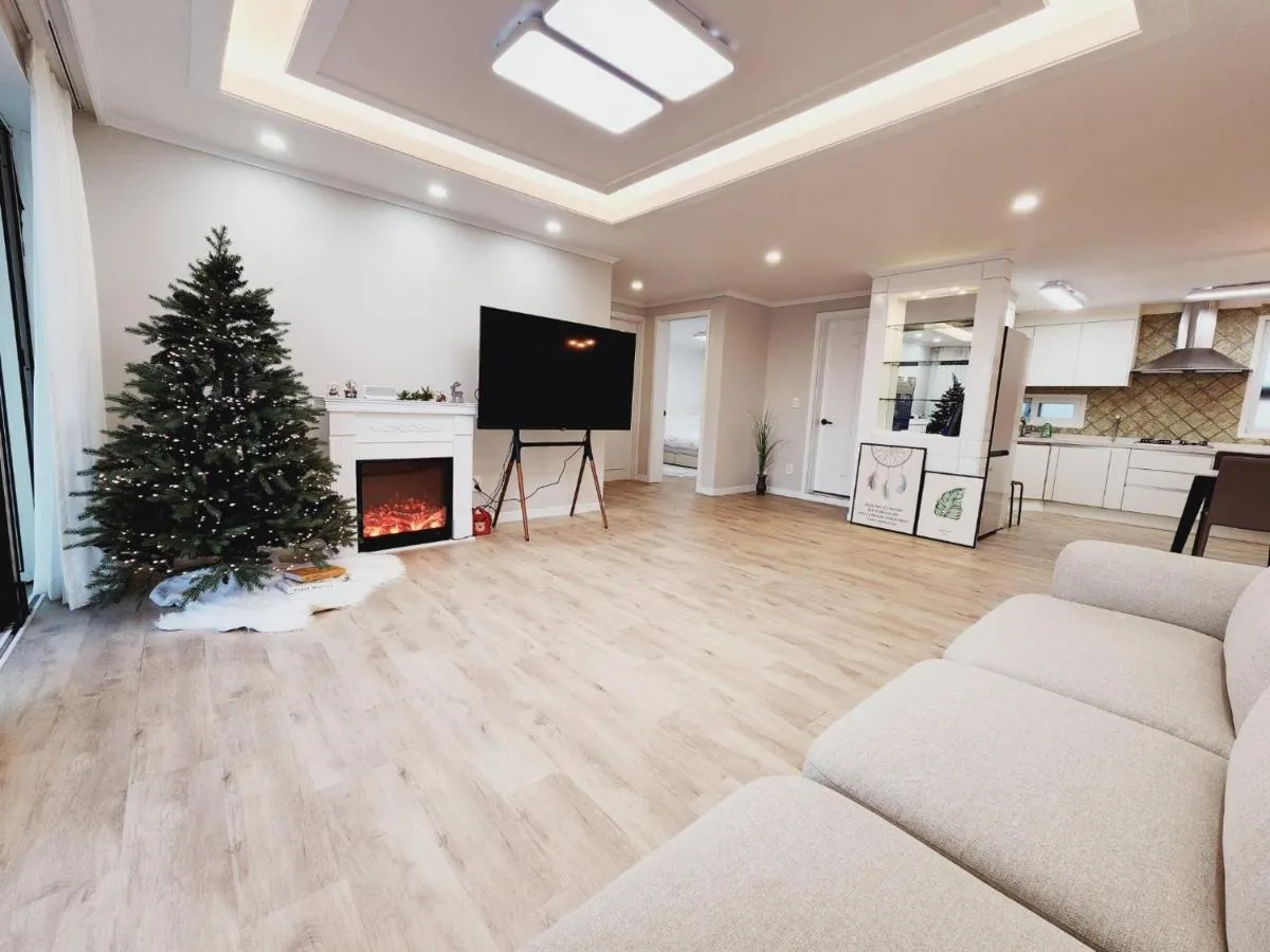 Image 4 of Grand open Hongdae houes 4bdr 2bth