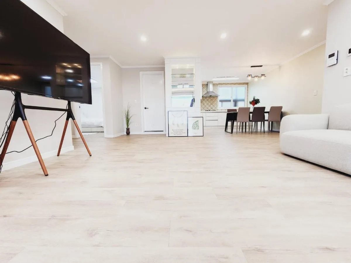 Image 6 of Grand open Hongdae houes 4bdr 2bth