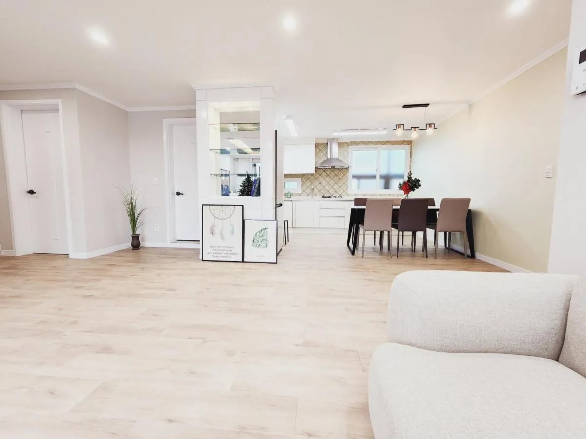 Image 5 of Grand open Hongdae houes 4bdr 2bth