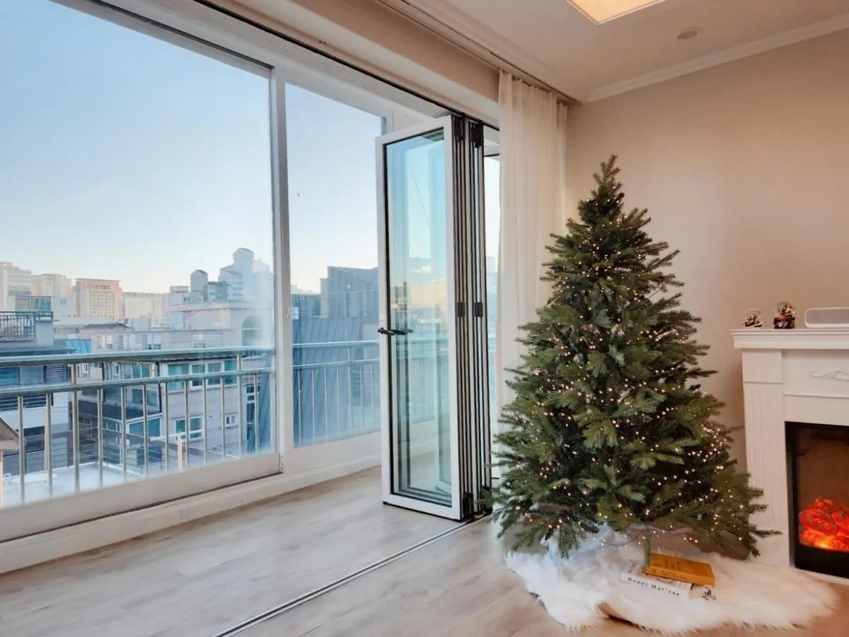Image 3 of Grand open Hongdae houes 4bdr 2bth