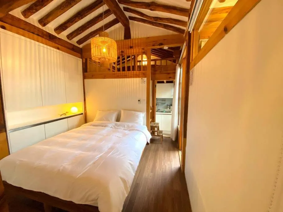 Image 1 of Hanok JAE l 4BR 2Bath l 9min from Anguk STN