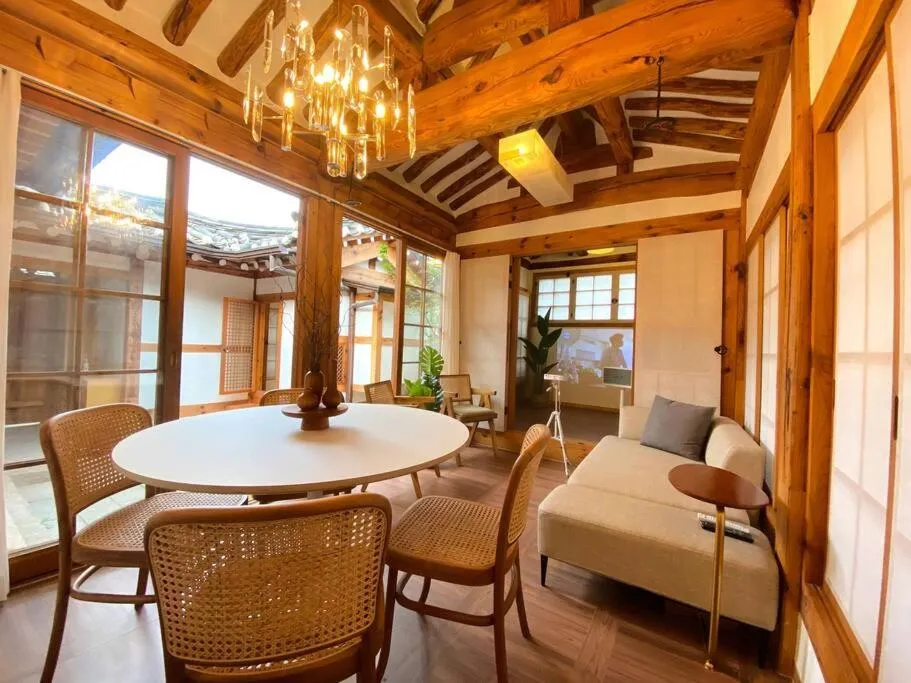 Image 2 of Hanok JAE l 4BR 2Bath l 9min from Anguk STN