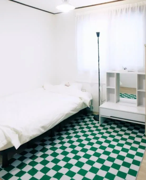 Image 4 of Hapjeong Station, Mangwon Station Room 3