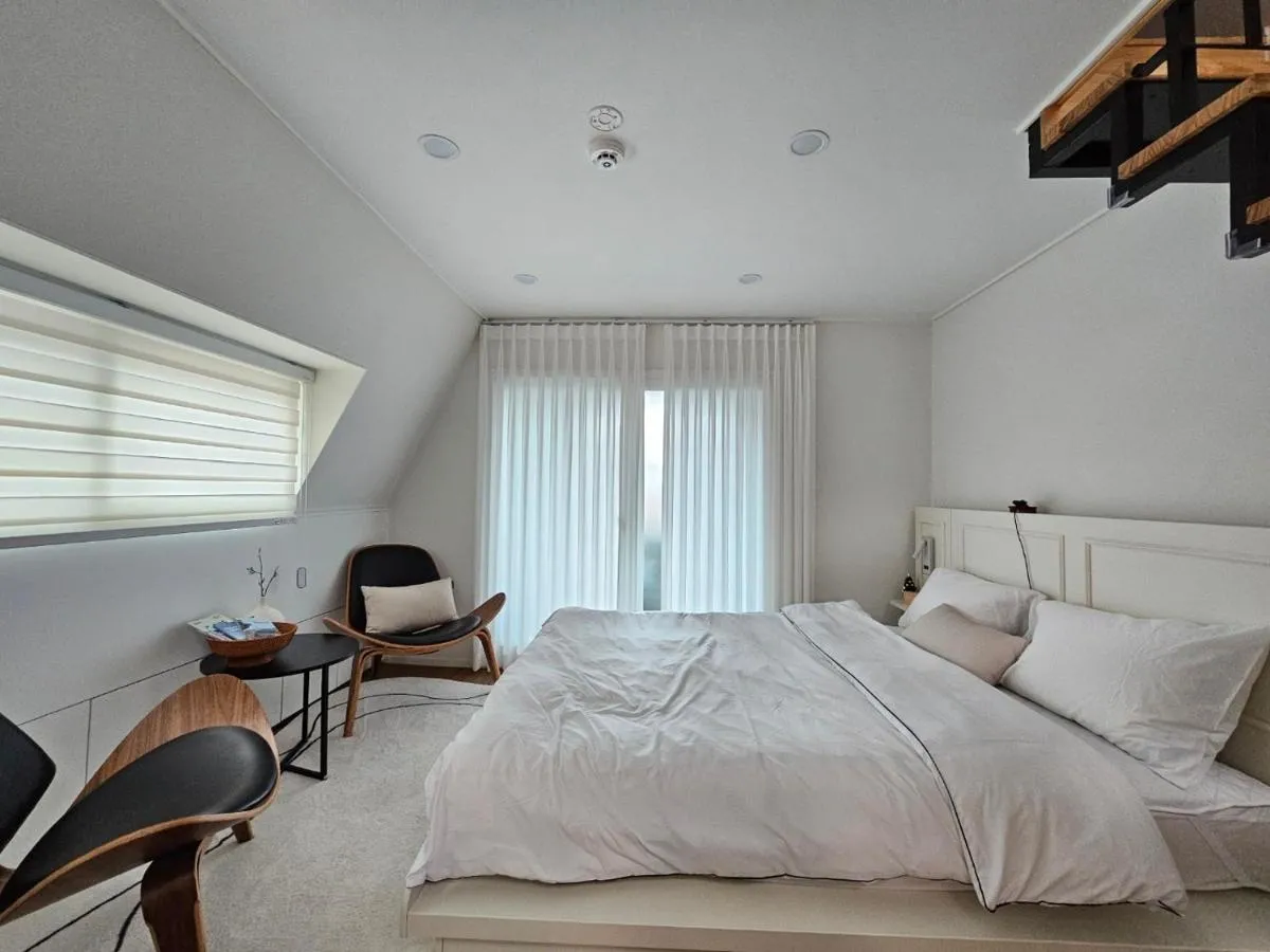 Image 2 of Hongdae 10mins, HapJeong 5mins, AirportBUS 5mins, Largo House SEOUL- Foreigner only