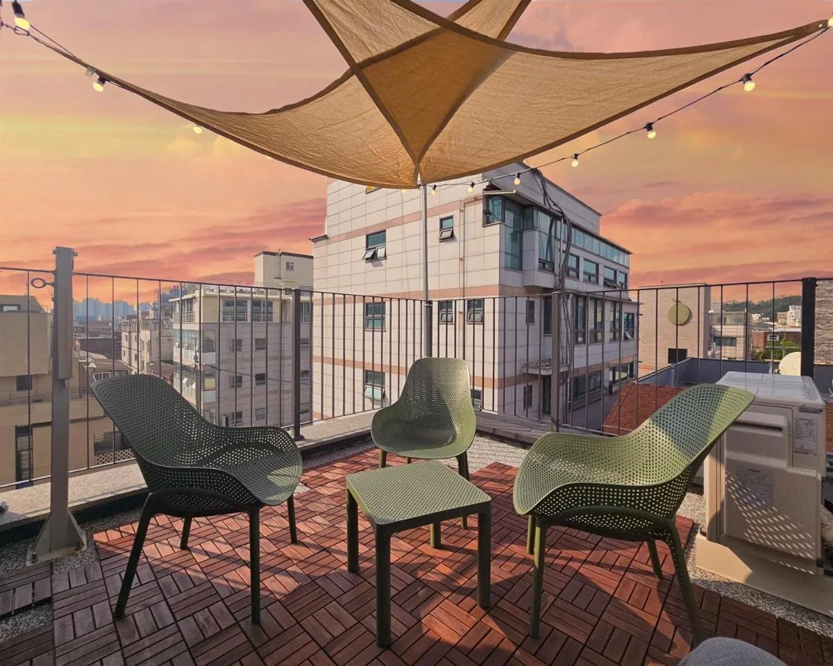 Image 1 of Hongdae 10mins, HapJeong 5mins, AirportBUS 5mins, Largo House SEOUL- Foreigner only