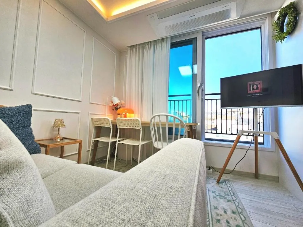 Image of #Hongdae#Best, Latest House #Family#Friends#Terrace#Yeontrural Park
