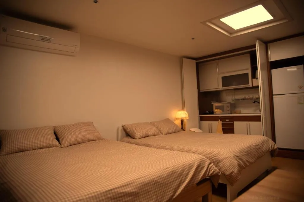 Image of Hongdae Happy Room 1