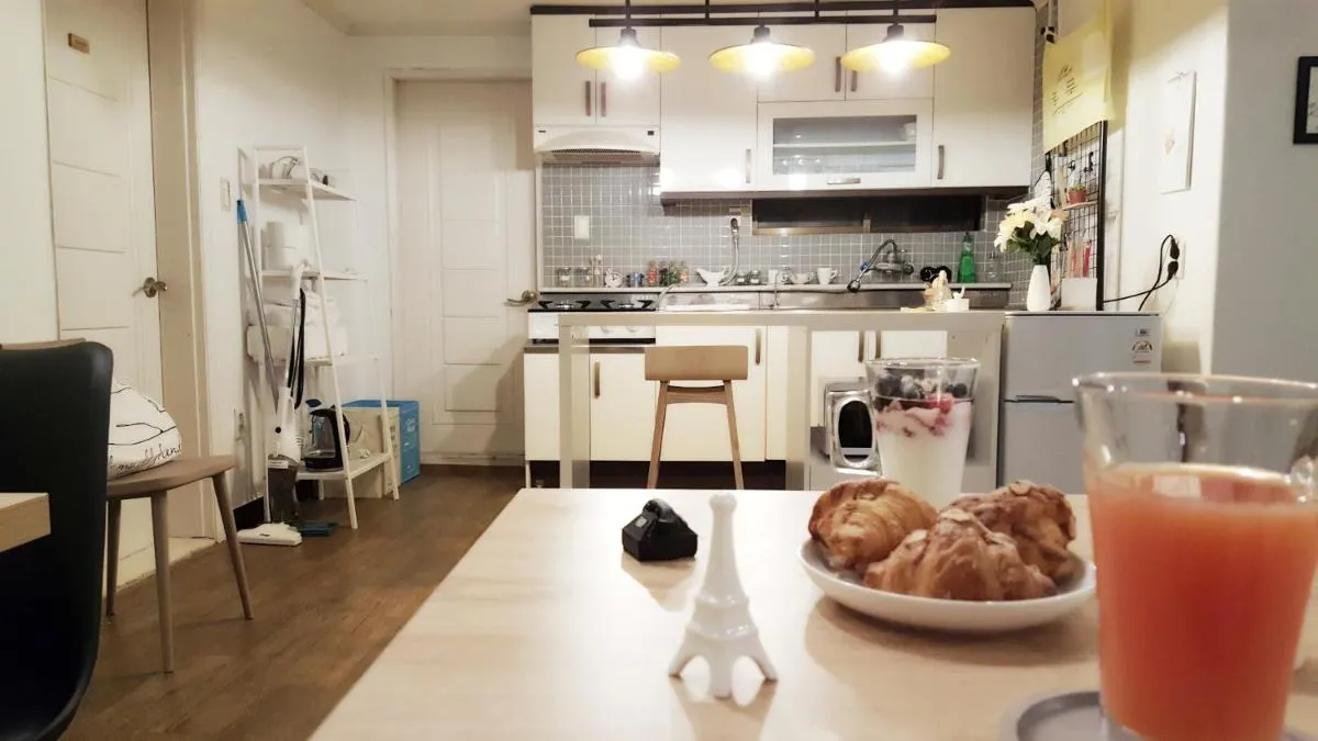 Image 3 of Hongdae Mainstreet Two Room House