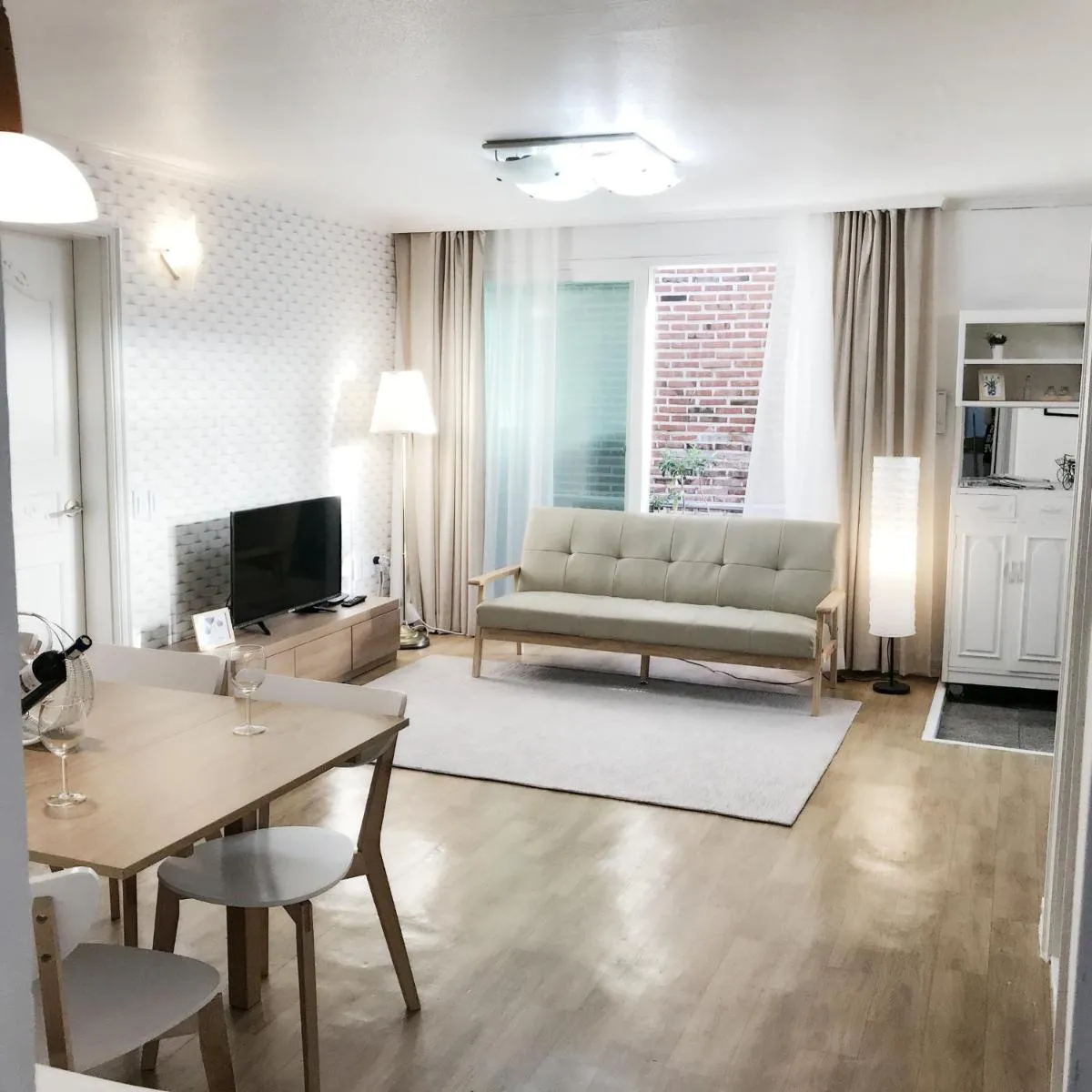Image 4 of Hongdae Zoe Three Room House