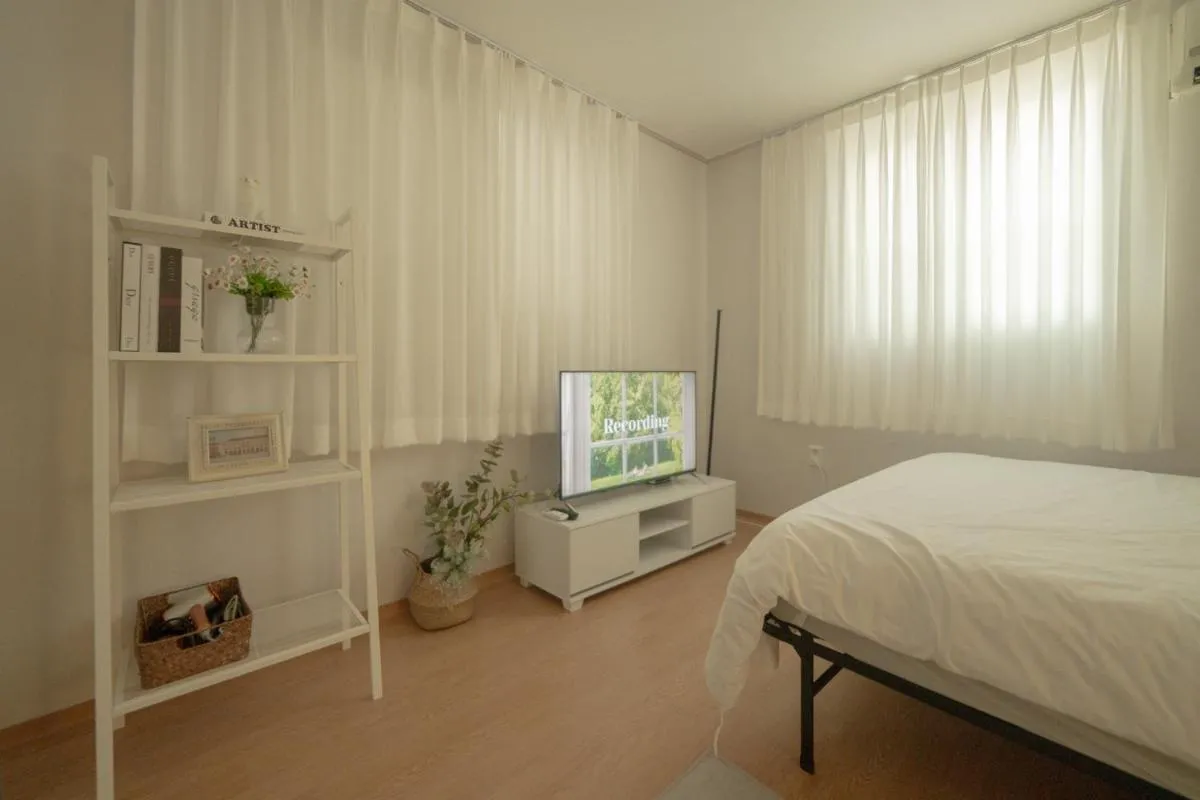 Image 2 of Hue House