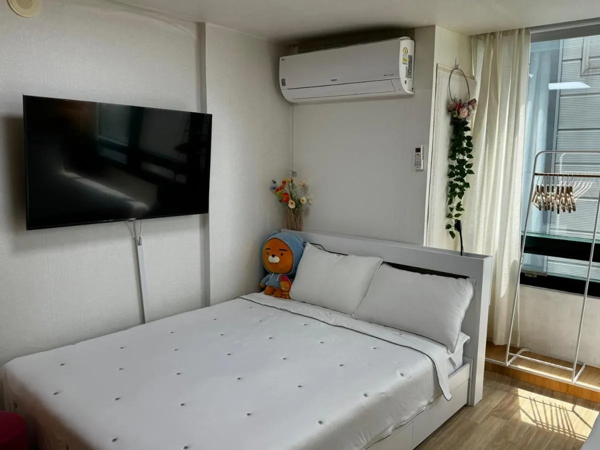 Image 2 of If House Hongdae