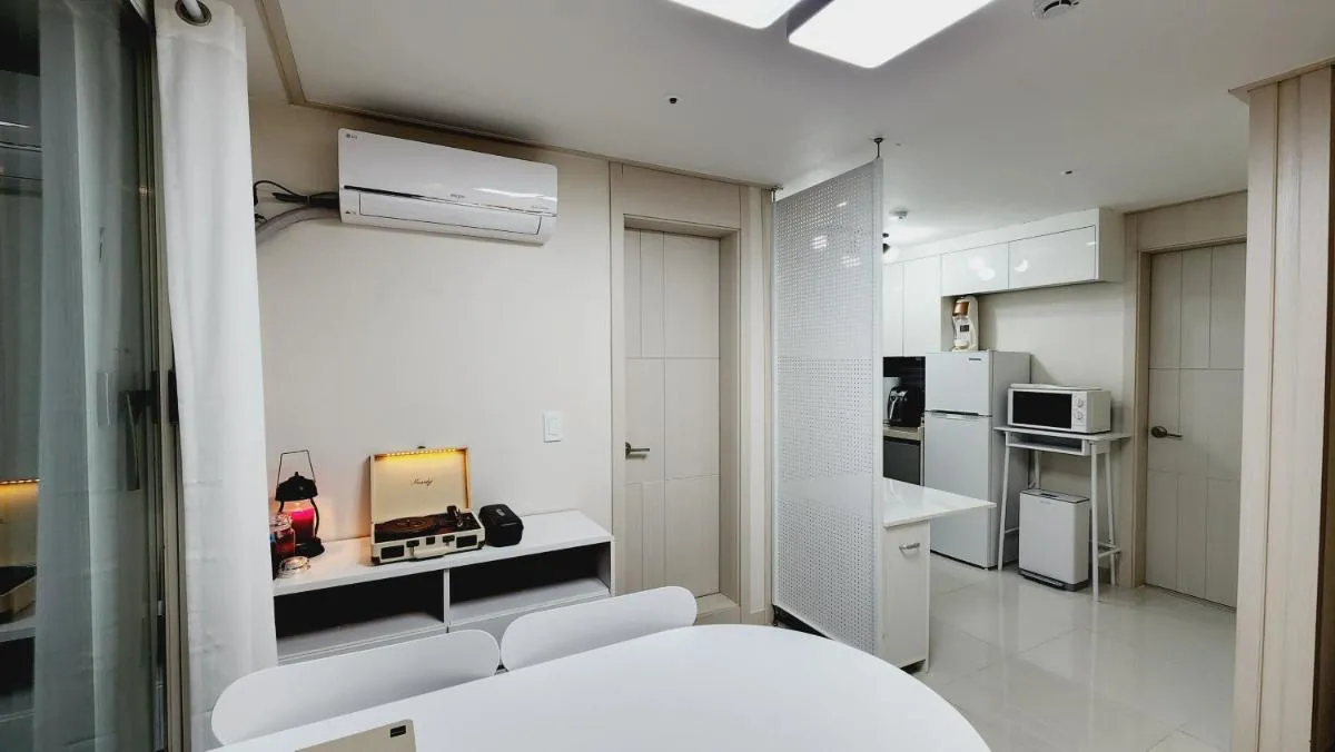 Image 2 of JW’s Bukhansan Healing Stay I