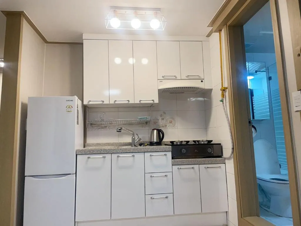Image of 江南新论岘地铁站单间公寓 可住四人