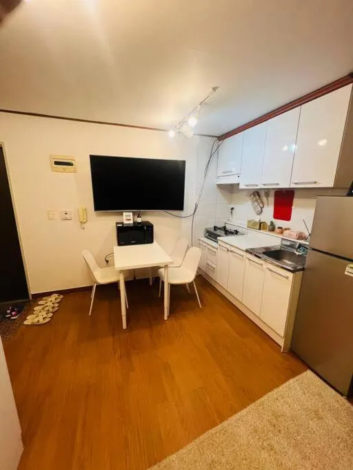Image 4 of Jin house