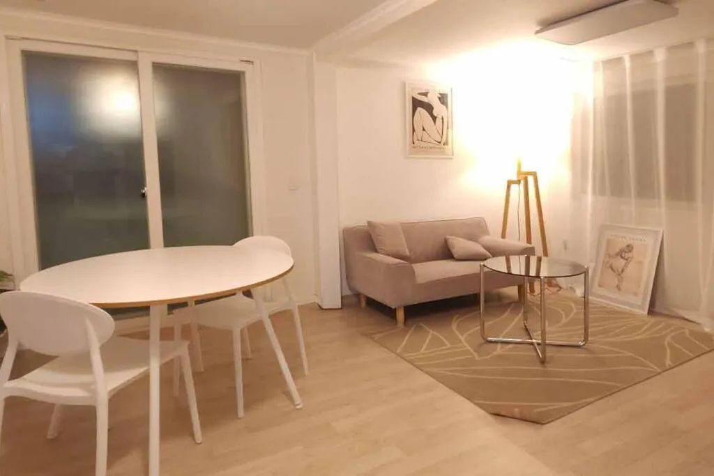 Image 4 of K-17 White Linen House