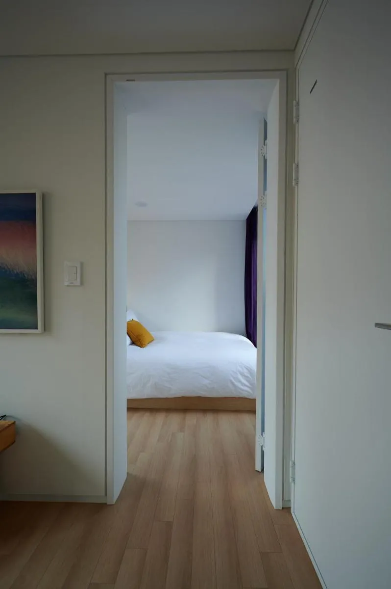 Image 4 of La Loge