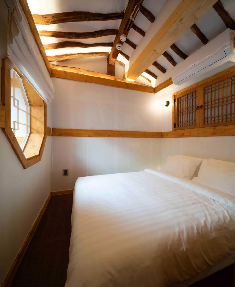 Image 3 of Maison Sunlit