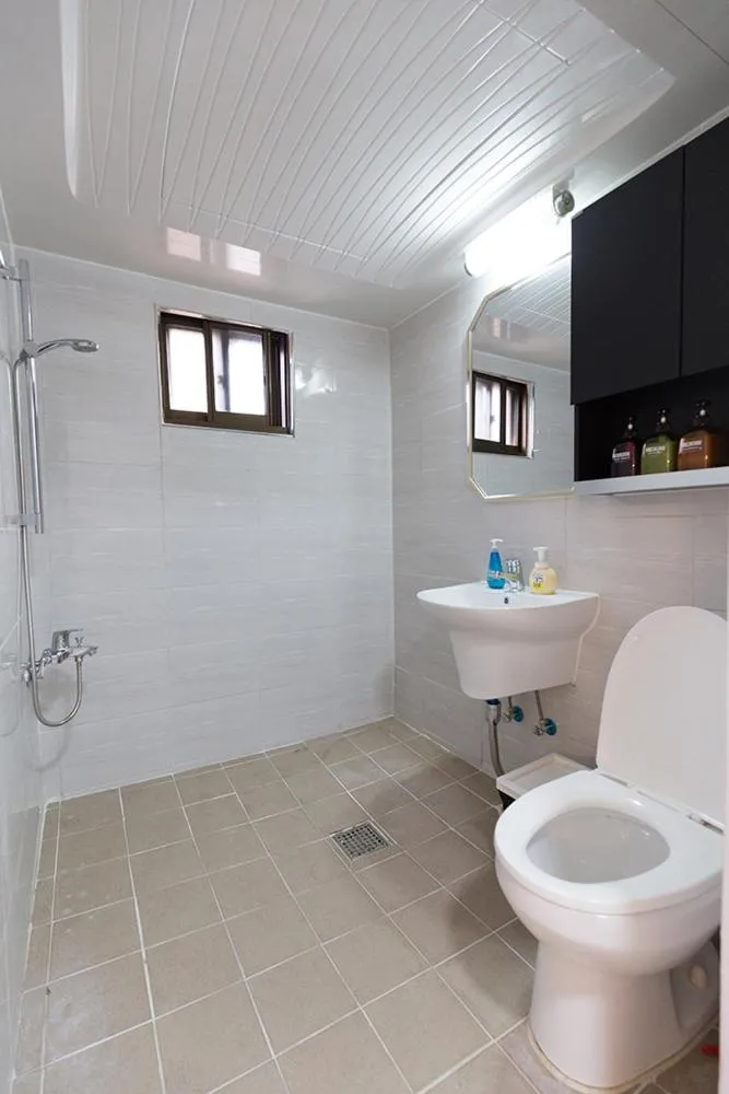 Image 6 of May House 2