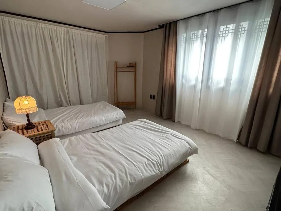 Image 2 of Mokdong Rodeo 3 room