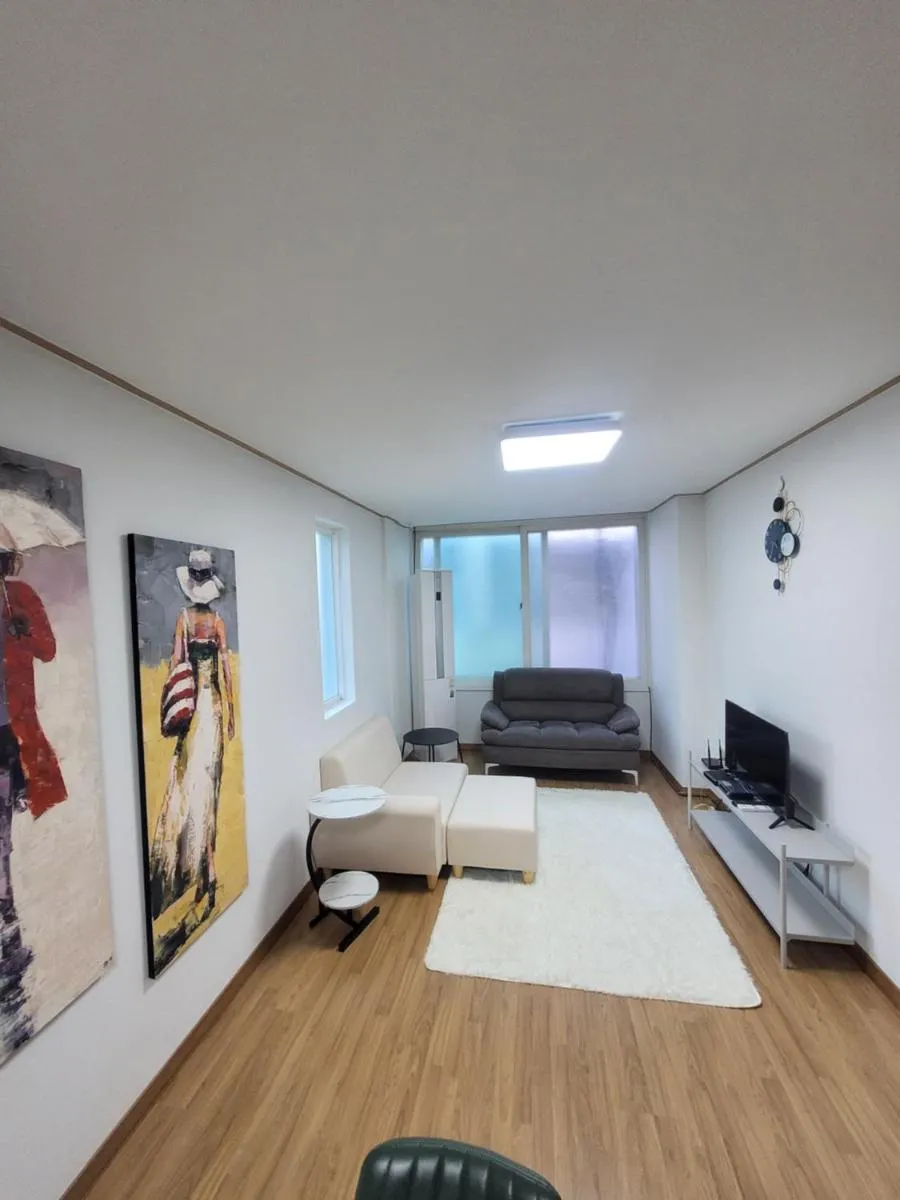 Image 1 of Newly Renovated Modern Home #11