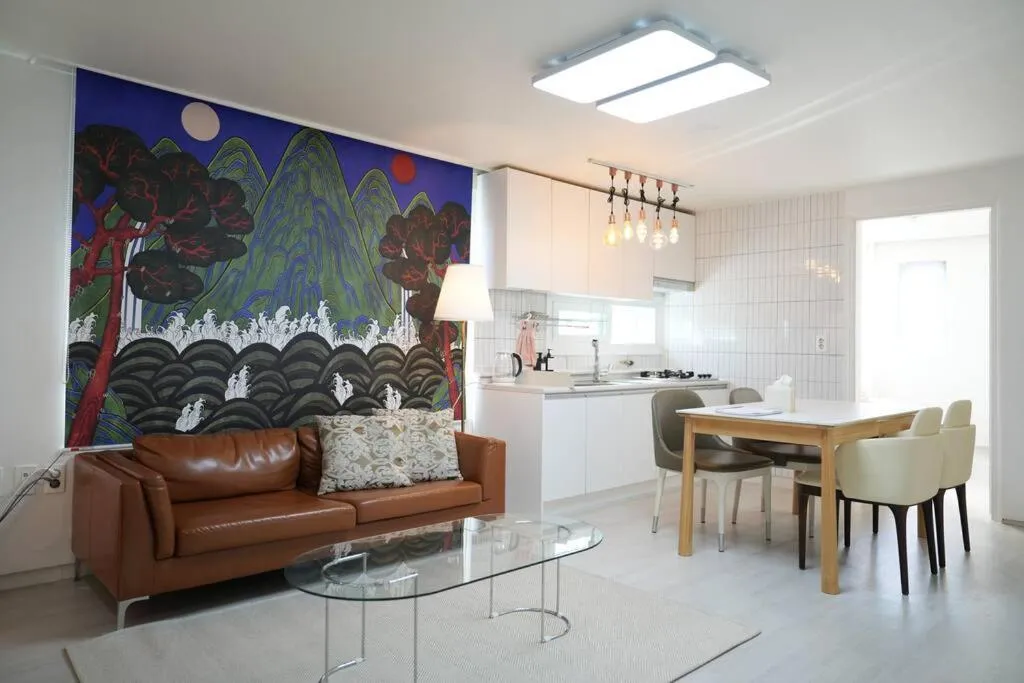 Image 1 of New open, Pick-up svc, Private, 3 rooms, Hongdae