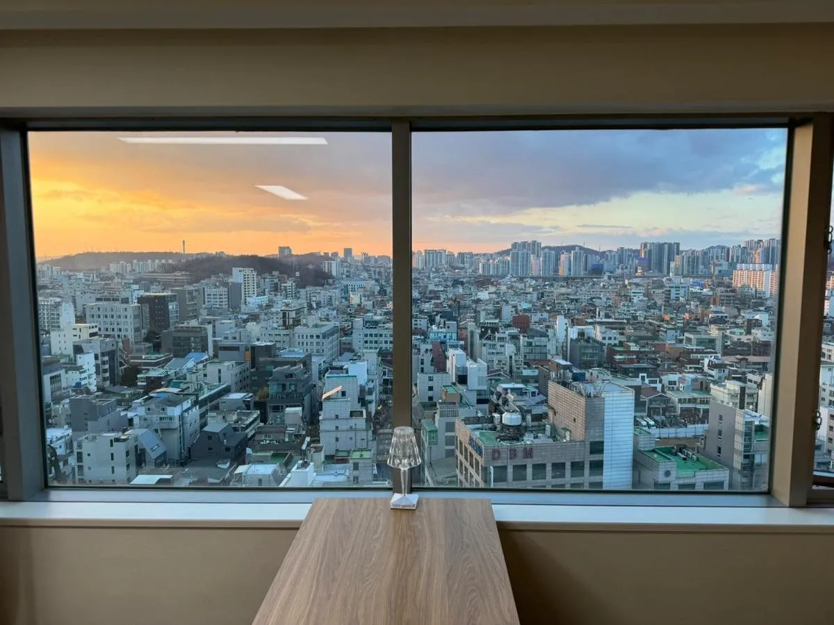 Image 2 of Panorama View, Hongdae Apartment