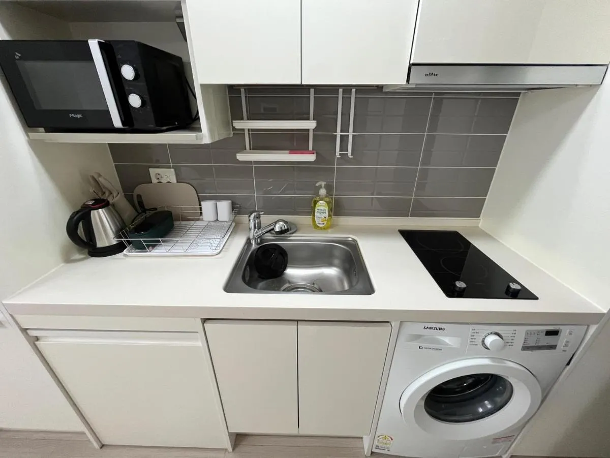 Image 4 of Perfect Stay in Gangnam, Just 1 Minute from Sinnonhyeon Station
