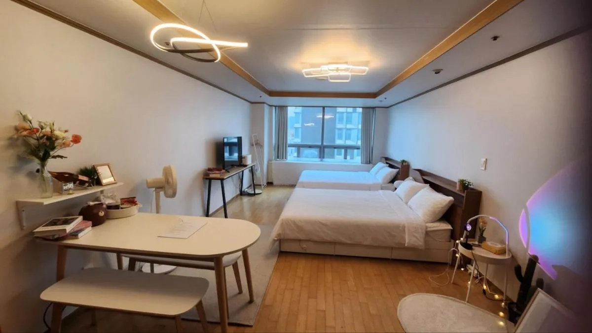 Image 2 of Posh_HongDae
