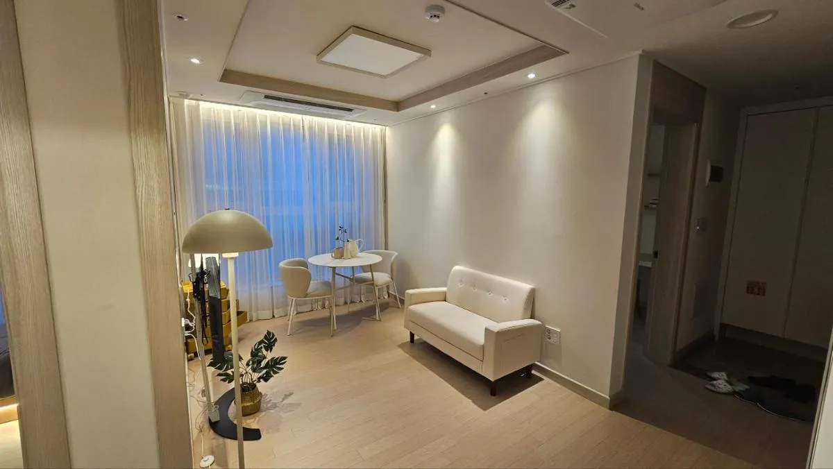 Image 3 of Seonneung Station Beautiful apt 2Room