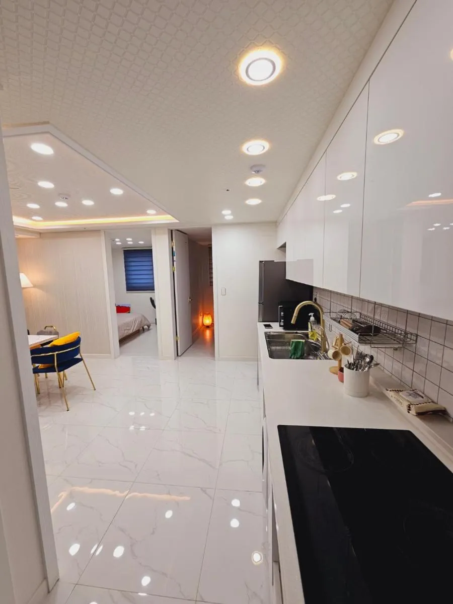 Image 6 of Seoul Hwaogok large three bedroom – 10mins to Gimpo Airport