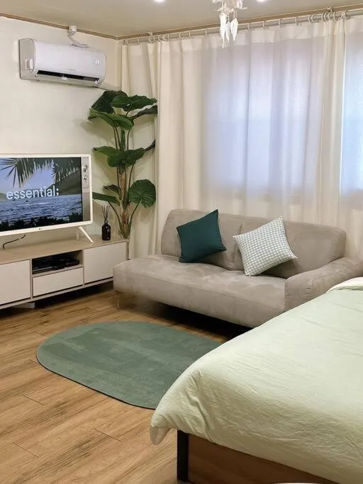 Image 2 of Seoul Station – 1 Minute Away – Cozy house
