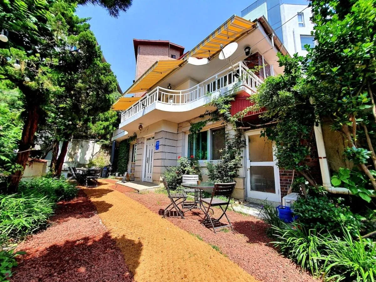 Image 1 of Sg Tailored Service Home Near Metro