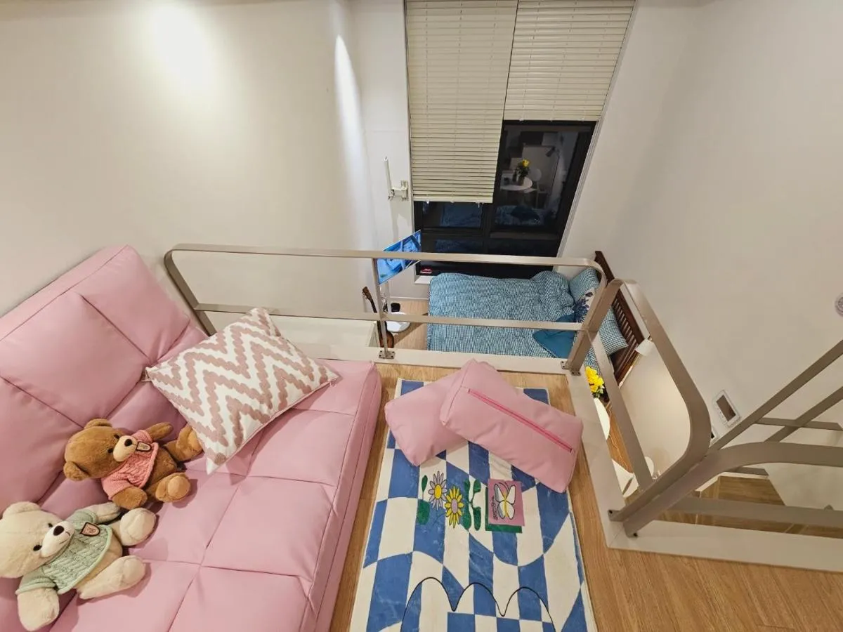 Image 1 of Sillim Sindaebang Station Gocheok Sky Dome Lovely house